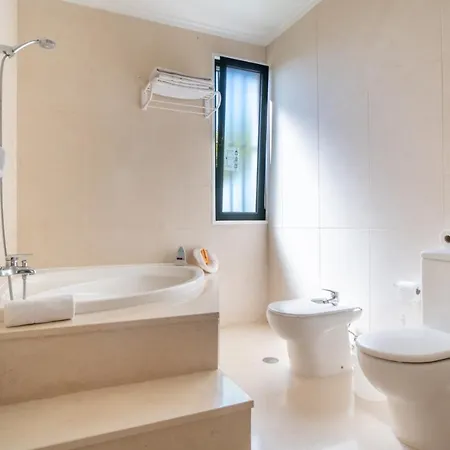 Amelia In Falesia By The Sea Caniço