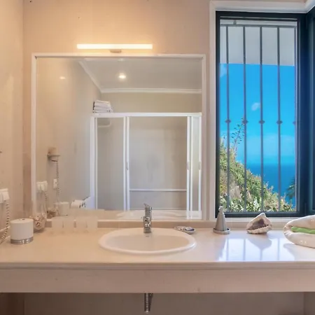 Villa Amelia In Falesia By The Sea Caniço