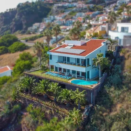 Villa Amelia In Falesia By The Sea