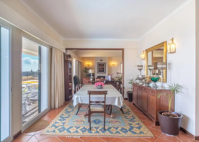 Amelia In Falesia By The Sea Канису